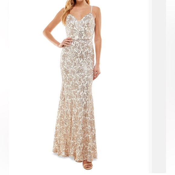 City Studio Dresses & Skirts - NWT City Studio Gold Sequin Embellished mermaid prom event Gown‎